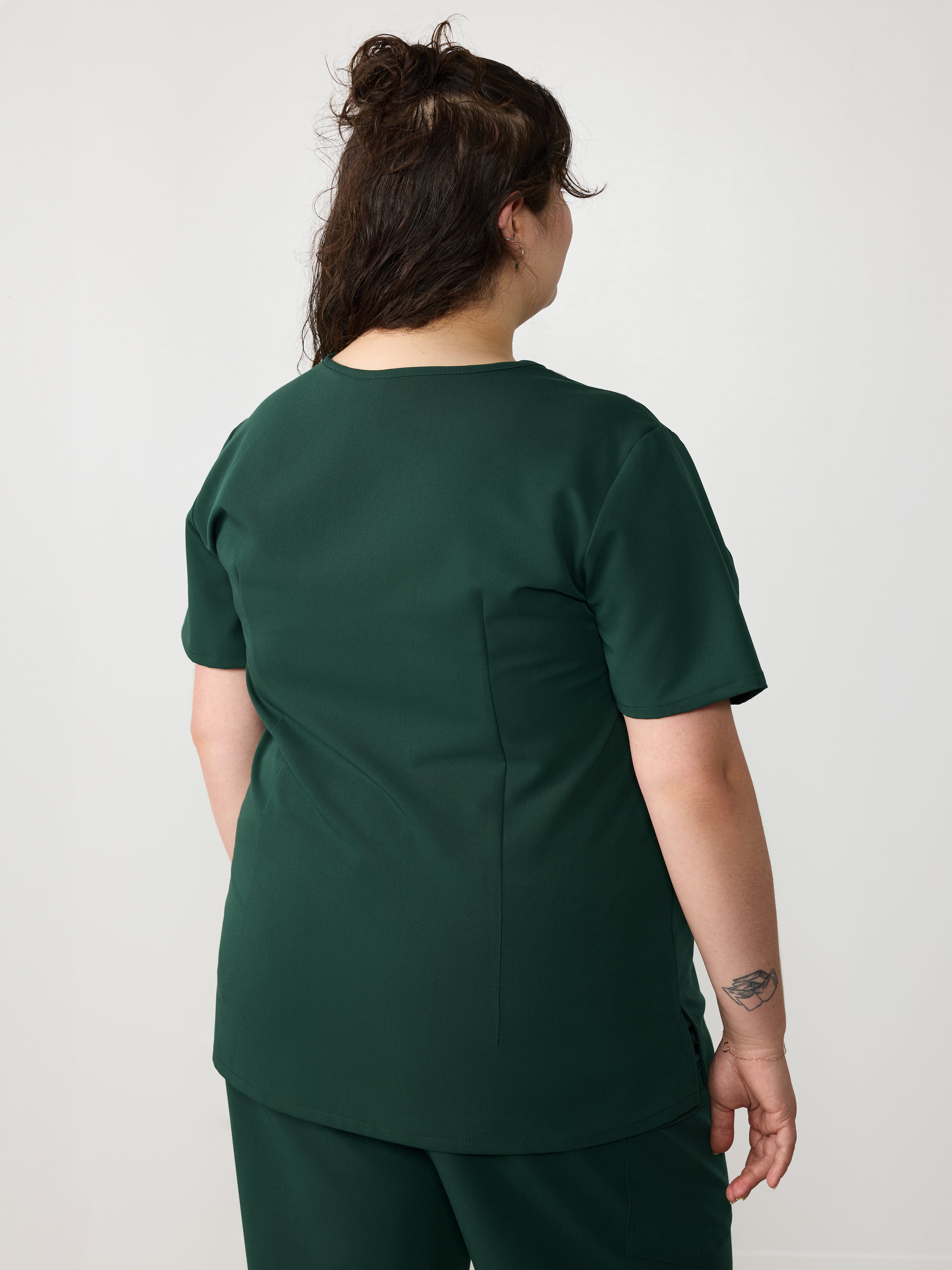 LIV RE-GARDE™ - FOREST GREEN - Three Pockets Scrub Top - SILVADUR™ - Image 3