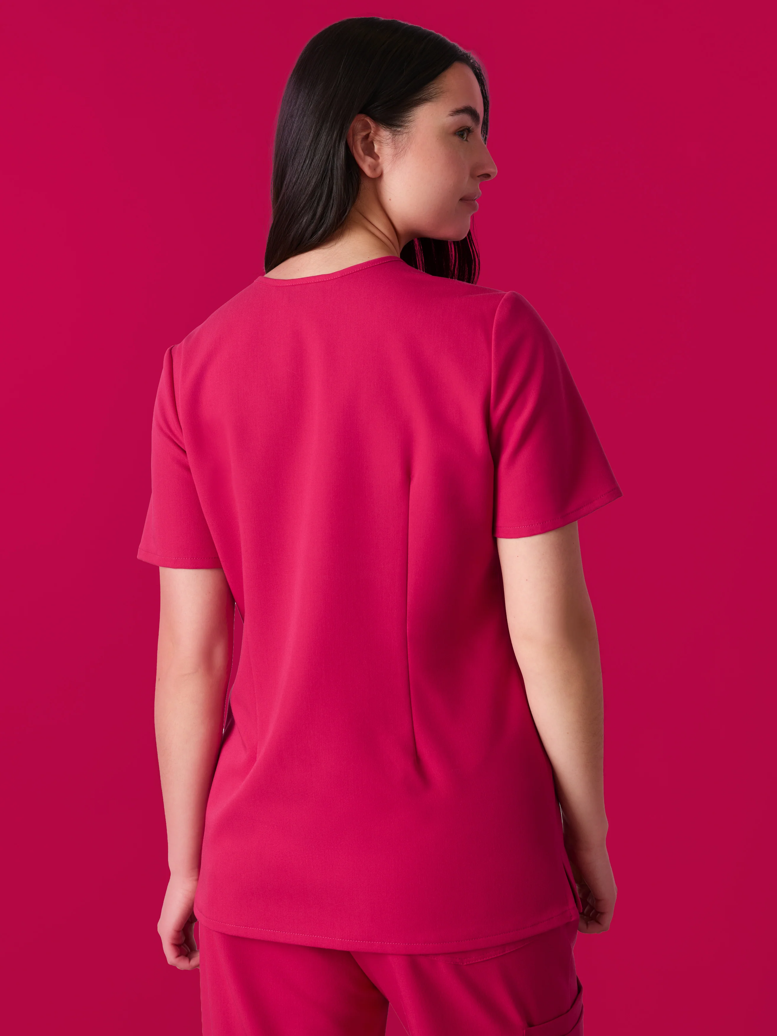 LIV RE-GARDE™ - VIBRANT FUCHSIA - Three Pockets Scrub Top - SILVADUR™ - Image 3